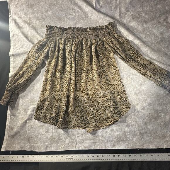 Adrienne Off The Shoulder Animal Print Pattern Size Medium Shirt - Picture 1 of 5